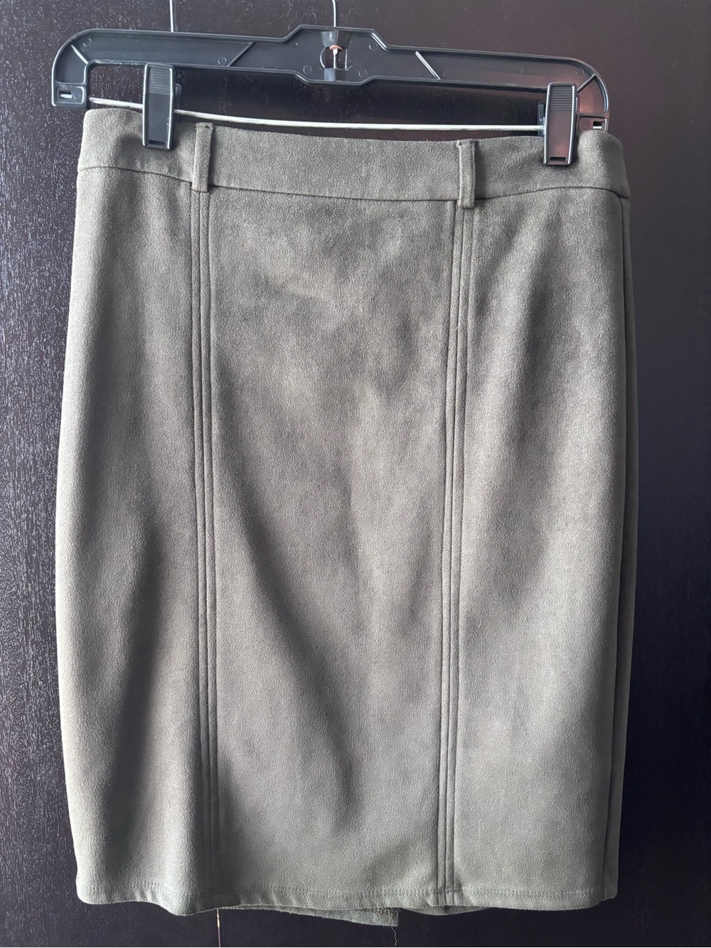 Women's Olive Suede Pencil Skirt - Tailored High-Waist Style